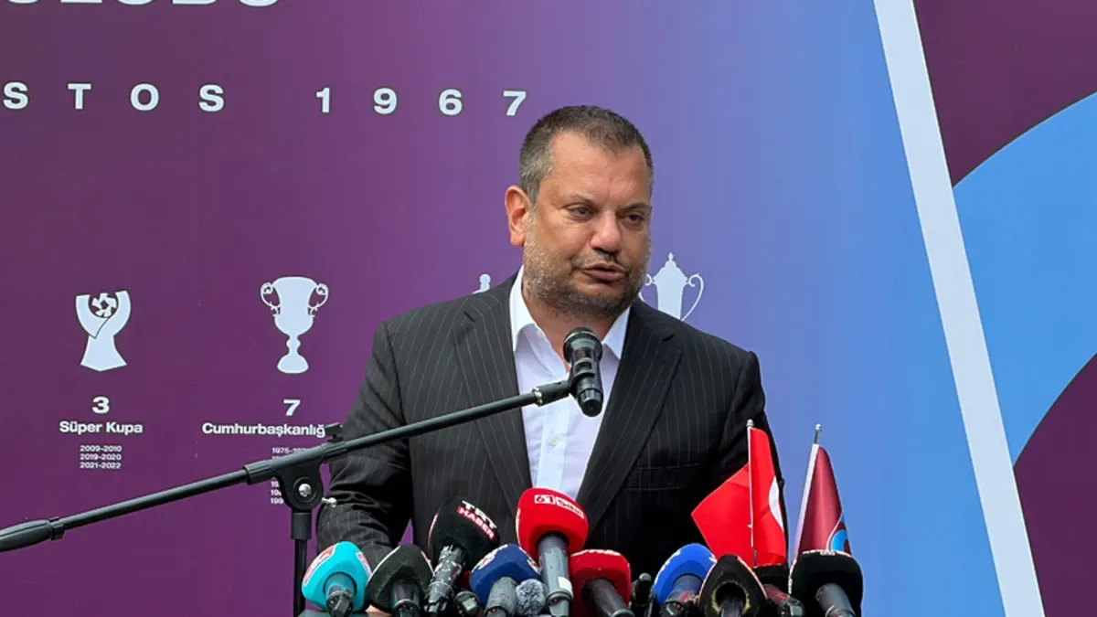 Ertuğrul Doğan: "Bizim taşıdığımız Trabzonspor'un şerefli armasıdır"
