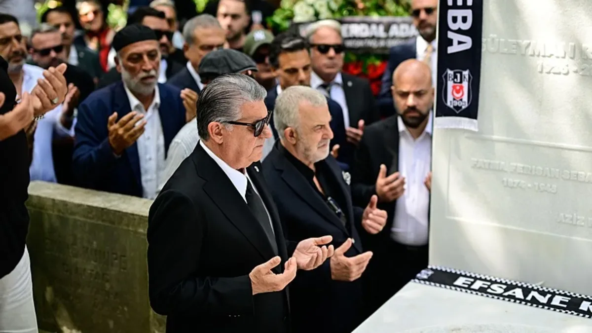 Beşiktaş Onursal Başkanı Süleyman Seba, mezarı başında anıldı