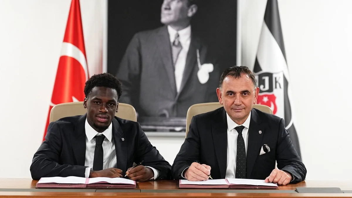 Beşiktaş Ernest Poku'yu resmen duyurdu