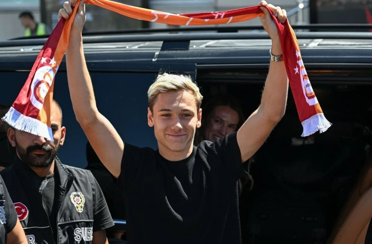 Galatasaray'da Aleksei Batrakov'un lisansı çıktı