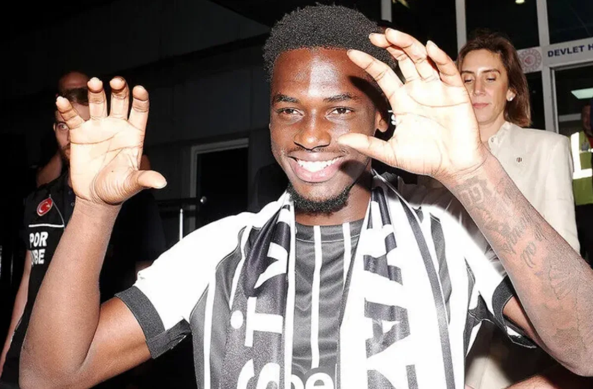 Beşiktaş'tan resmi açıklama: Ernest Poku ile imzalar tamam