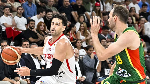 12 Dev Adam'dan muhteşem start!