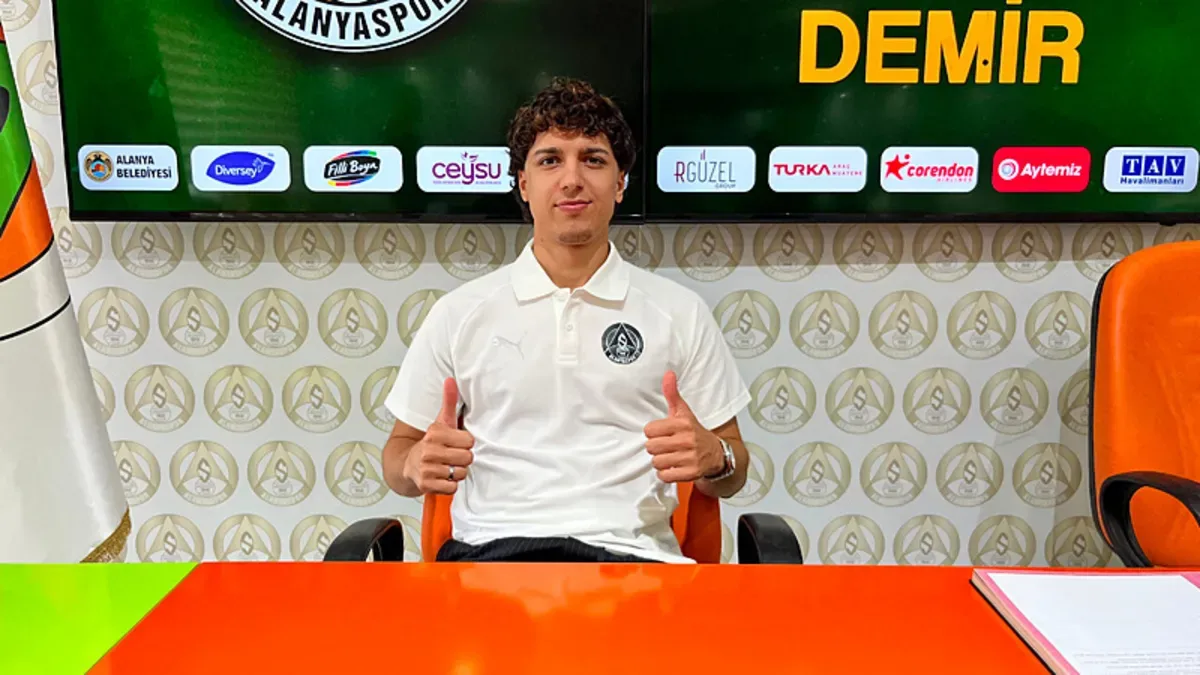 Alanyaspor, Emre Demir ile 3 yıllık sözleşme imzaladı!