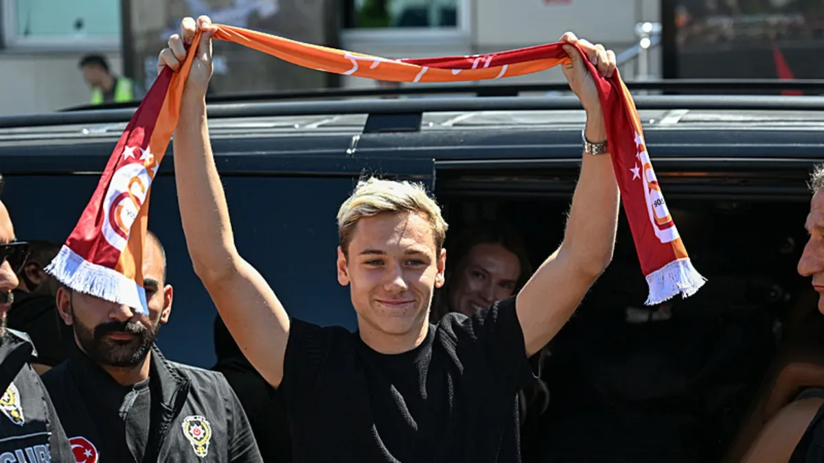 Galatasaray, TFF’ye bildirdi! Aleksey Batrakov ile sözleşme imzalandı