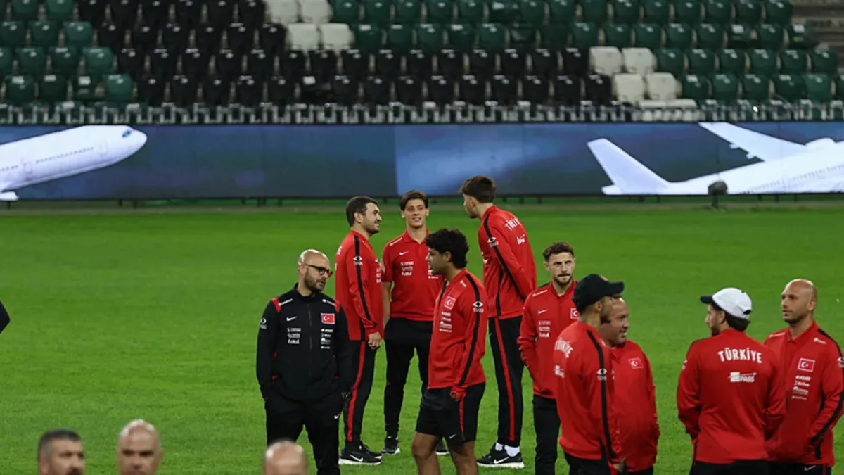 A Milli Futbol Takımı, Kocaeli Stadyumu'nda yürüyüş yaptı!