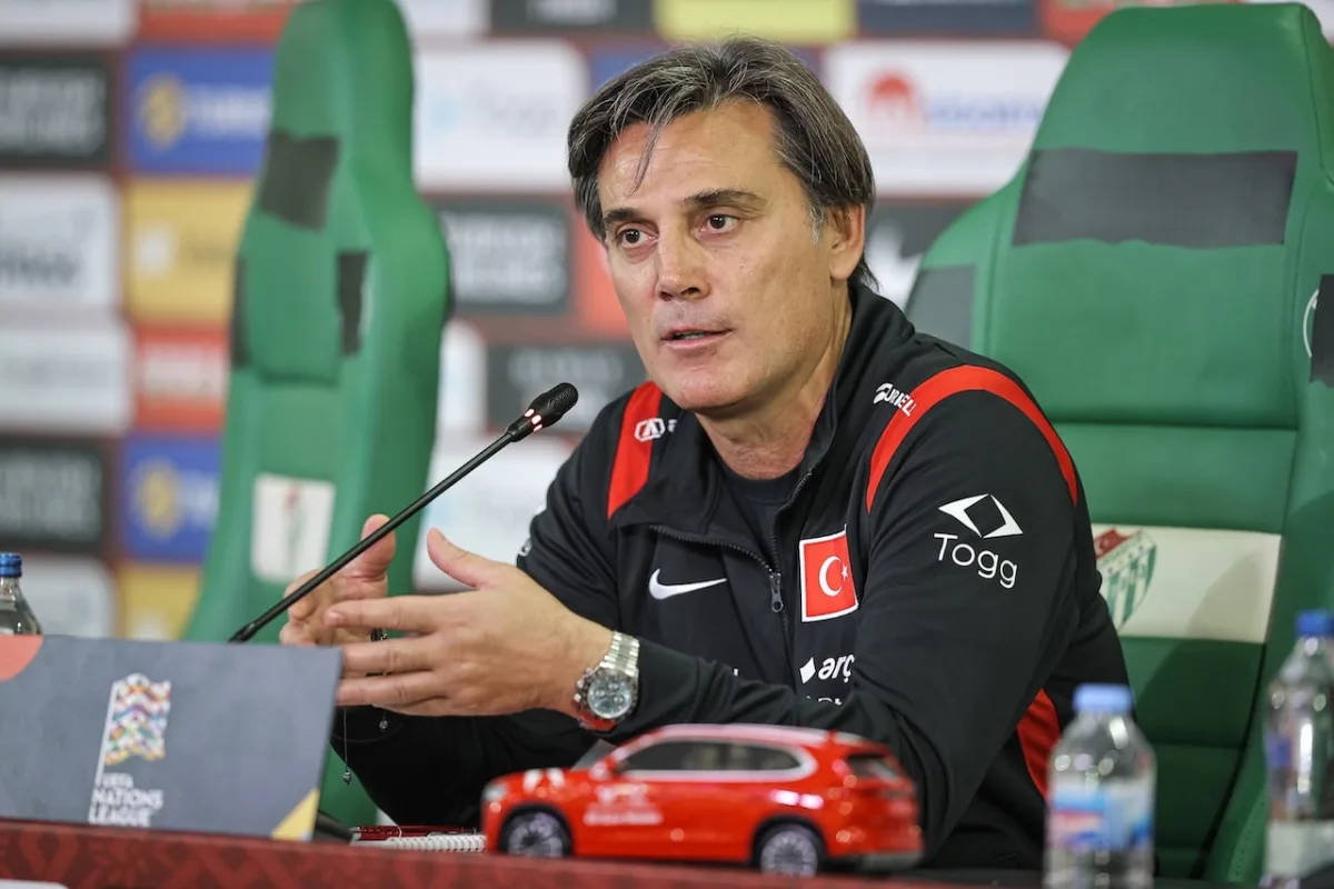 Montella'dan Berke Özer açıklaması! 'Konuşmak doğru değil'
