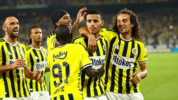 Fenerbahçe'de 4 futbolcu ilk kez derbi heyecanı yaşayacak