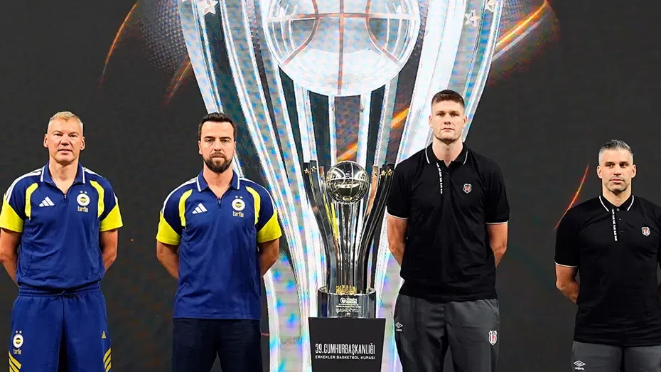 Potada derbi: Fenerbahçe ile Beşiktaş şampiyonluk için parkede