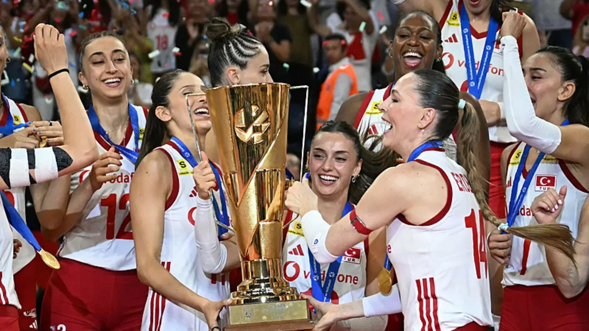 TFF, A Milli Kadın Voleybol Takımı'nı kutladı!