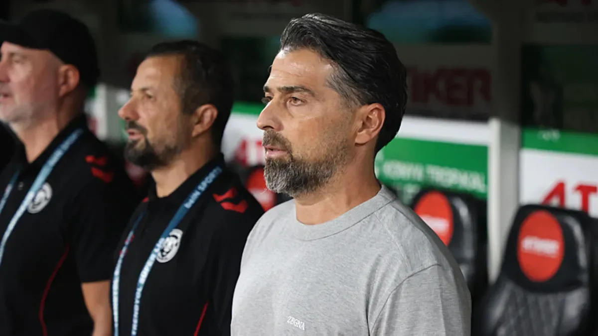 Konyaspor Teknik Direktörü İlhan Palut: En kısa sürede düzlüğe çıkmalıyız