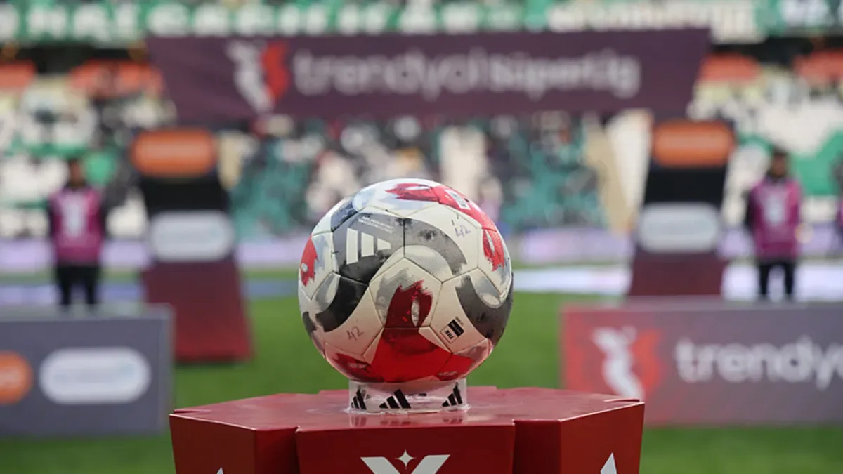 SON DAKİKA | Süper Lig'in ilk yarısında oynanacak derbi tarihleri açıklandı!