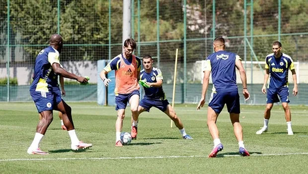 Fenerbahçe, Roma maçı hazırlıklarına başladı