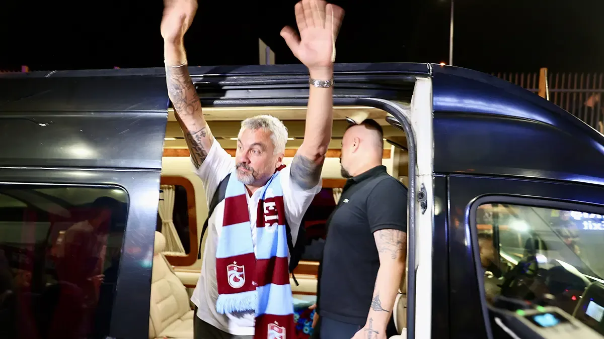 Trabzonspor'un yeni hocası Thomas Reis imzayı attı, Salah'ı nasıl kullanacağını açıkladı