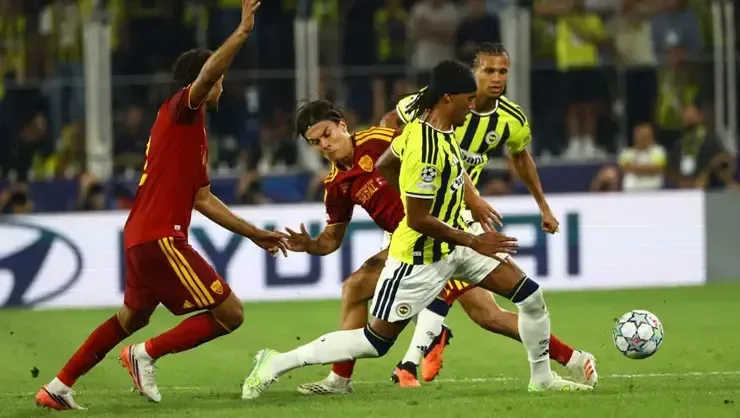 İtalyan basını Kadıköy'ü konuşuyor! ‘Türk cehenneminden 1 puan aldık’
