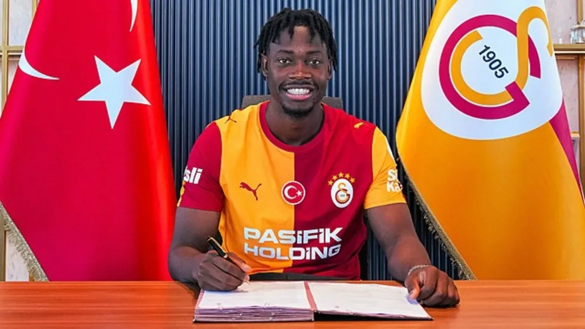 El Chadaille Bitshiabu'dan Galatasaray taraftarına: "Çok yakın zamanda görüşeceğiz"