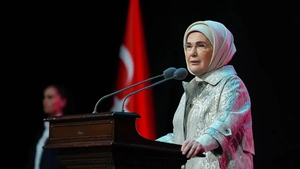 Emine Erdoğan'dan Avrupa Şampiyonu olan A Milli Kadın Voleybol Takımı'na tebrik