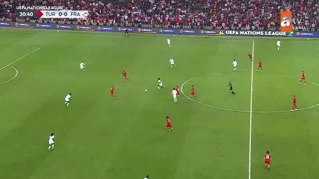 Barış Alper Yılmaz ile penaltı bekledik! Hakem oyunu devam ettirdi!