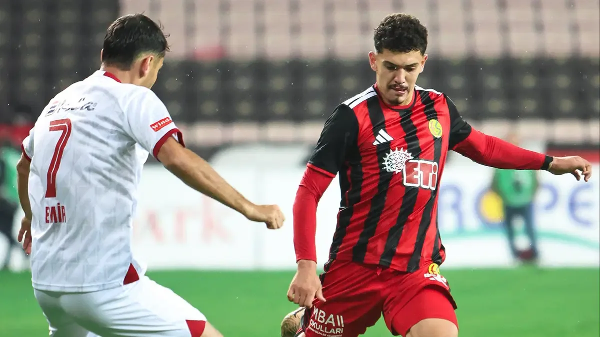 7-1'lik ağır yenilgi sonu oldu! Yeni hoca ile jet hızıyla söz kestiler