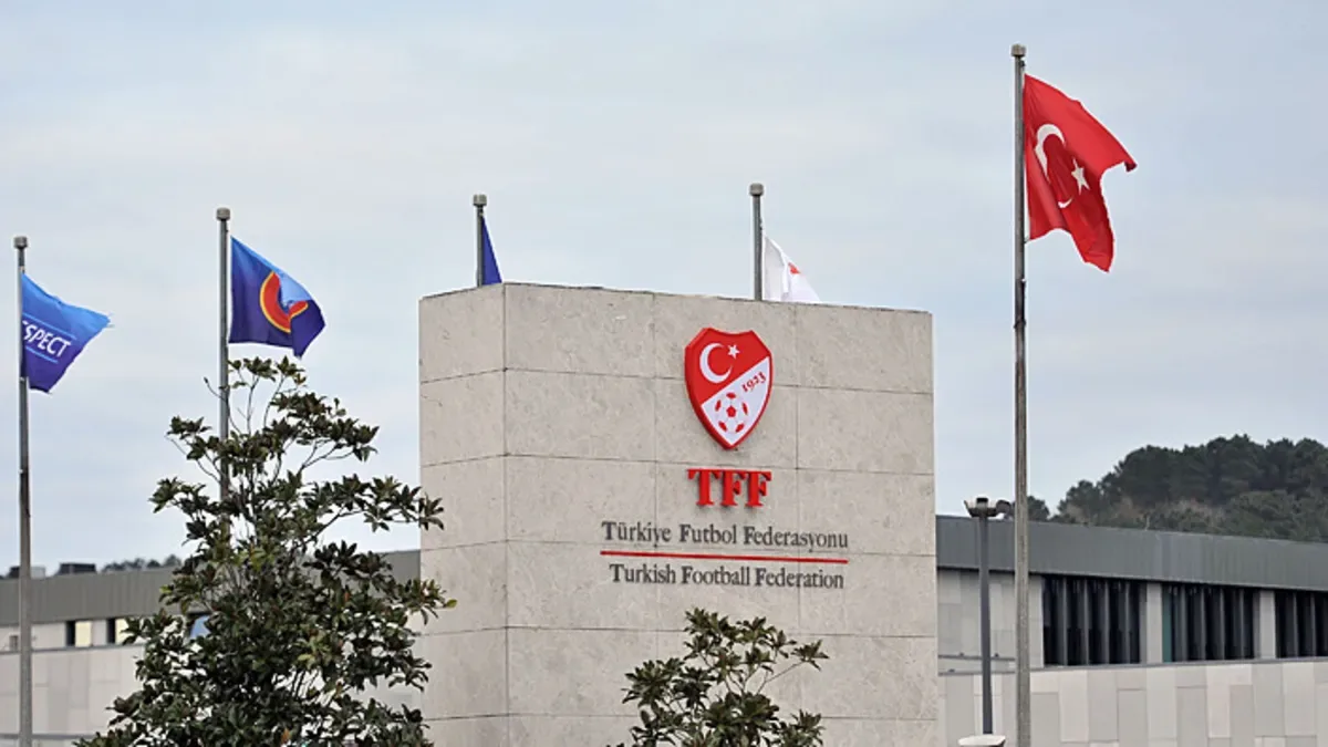 TFF, MHK Elit Hakem Direktörü Anthony Taylor’ın hakem kararları analizi yayımladı