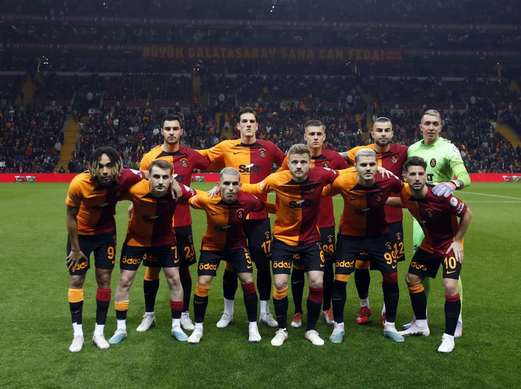Galatasaray'ın eski yıldızı 33 yaşında futbolu bıraktı
