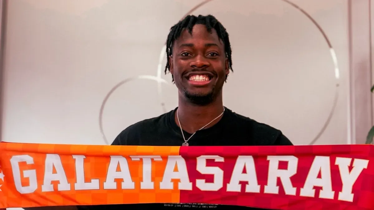 Galatasaray'da El Chadaille Bitshiabu'nun lisansı çıkarıldı!