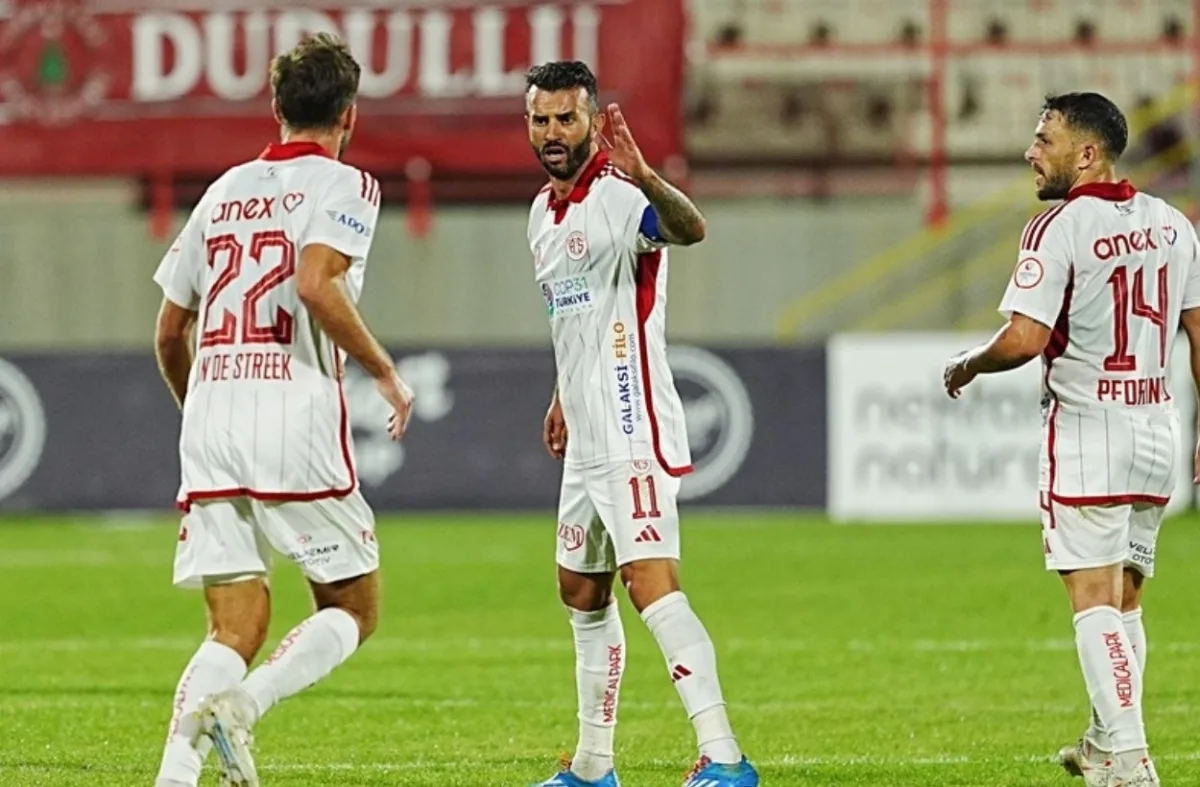 Eminevim Ümraniyespor - Antalyaspor: 1-2 (MAÇ SONUCU)