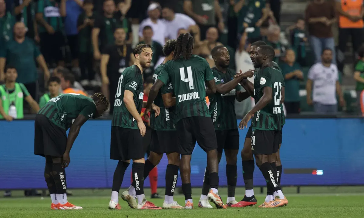 Kocaelispor ilk yarıda Samsunspor'un fişini çekti