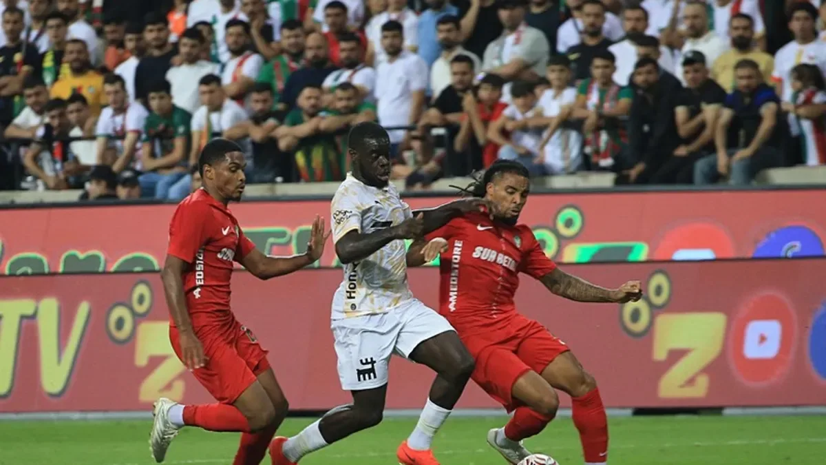 Amedspor sahasında Başakşehir'i farklı yendi!