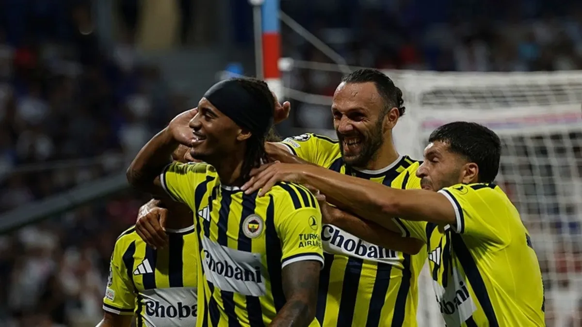 Kadıköy'de derbi heyecanı! Fenerbahçe, Beşiktaş'ı konuk edecek