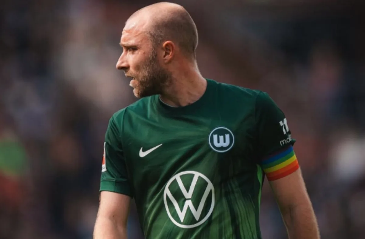 Saha içinde ikinci kez yere yığılan Christian Eriksen Wolfsburg'dan ayrıldı