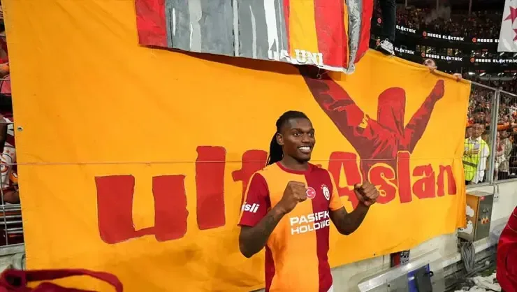Galatasaray'da maç sonucu üçlüsü Rafael Leao'dan
