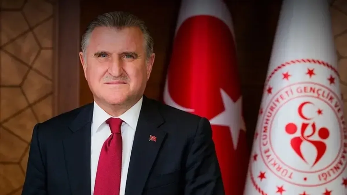 Bakan Bak, vatandaşları spor tesislerine davet etti!