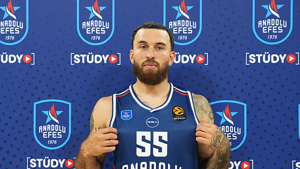Mike James, Anadolu Efes'in parçası olduğu için heyecanlı: