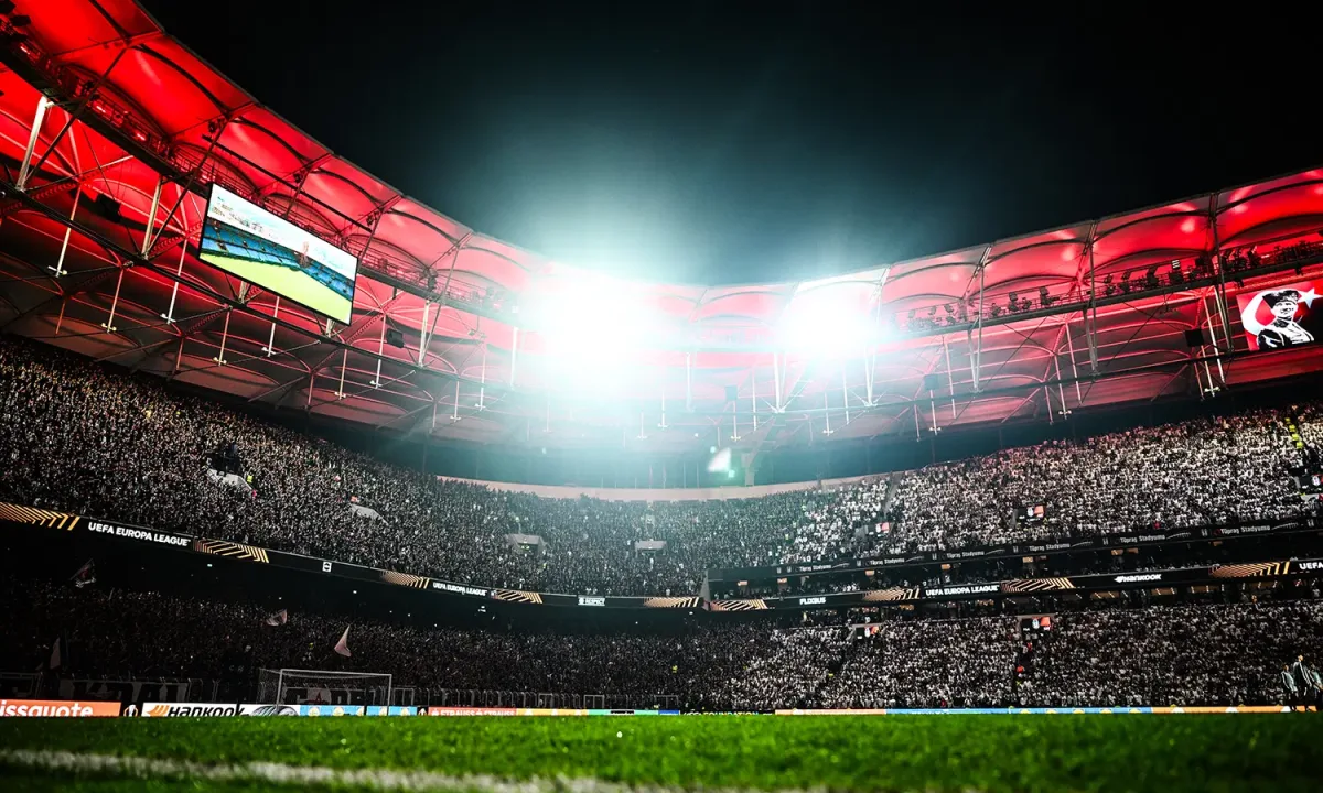 Beşiktaş tribününe yeni sponsor