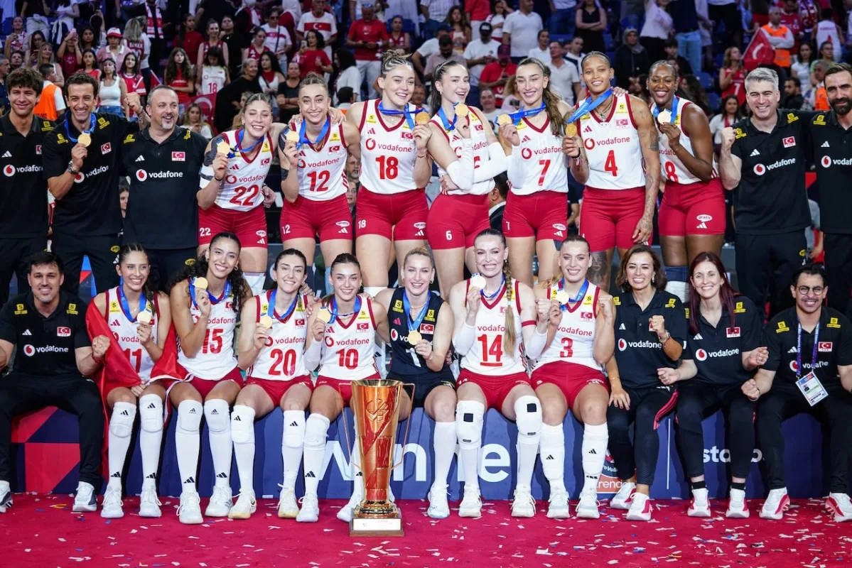 TRT spikerinin şampiyonluk sözleri gündem oldu! Tüyleri diken diken etti