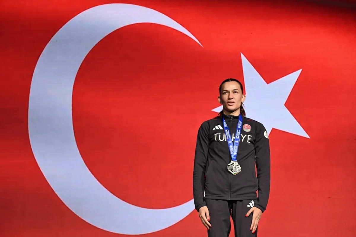 Boksta bir altın madalya daha! Hatice Akbaş Avrupa Şampiyonu oldu
