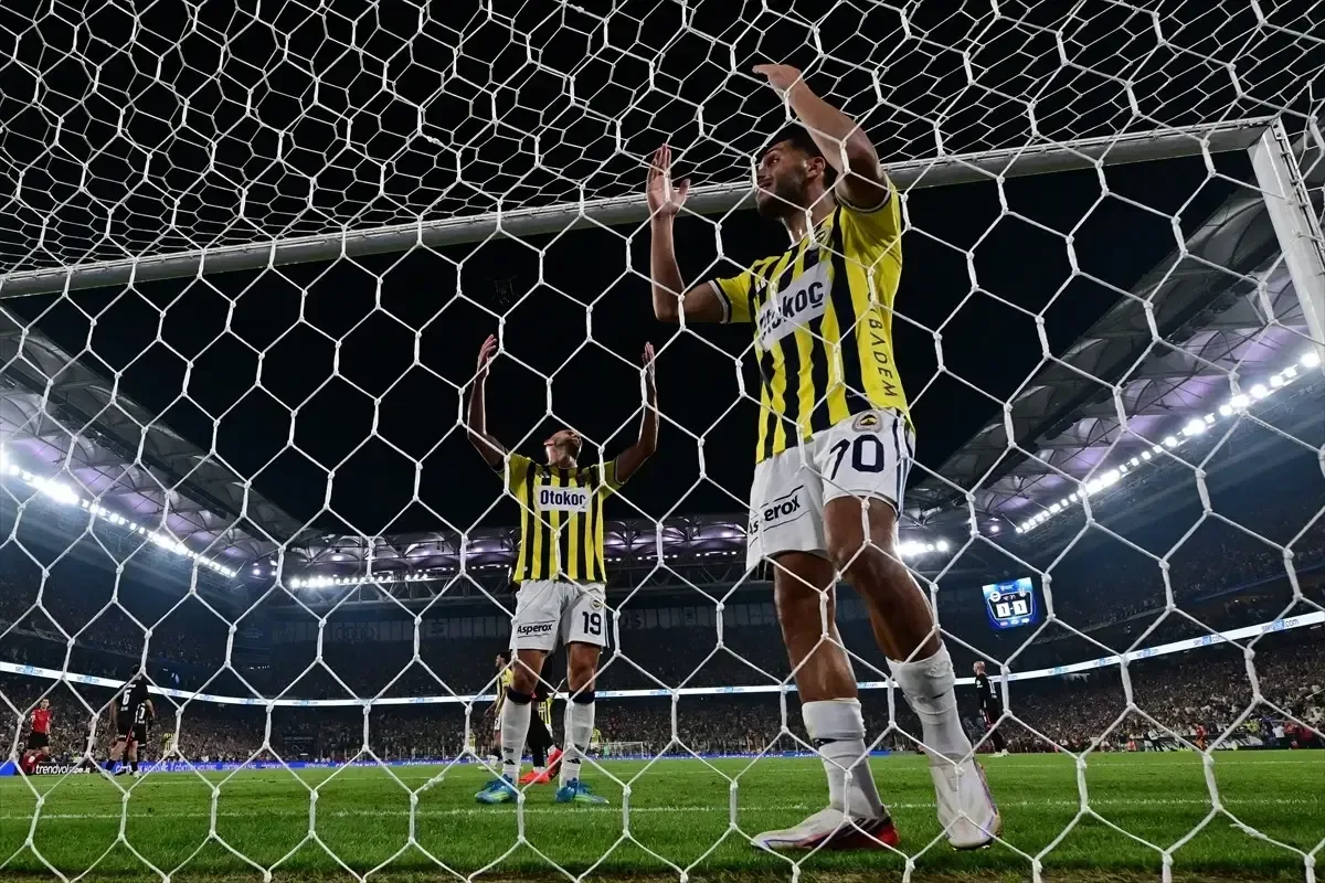 FENERBAHÇE - ROMA MAÇI NE ZAMAN, SAAT KAÇTA, HANGİ KANALDA? Şampiyonlar Ligi Fenerbahçe Roma maçı hangi gün, biletleri satışa çıktı mı?