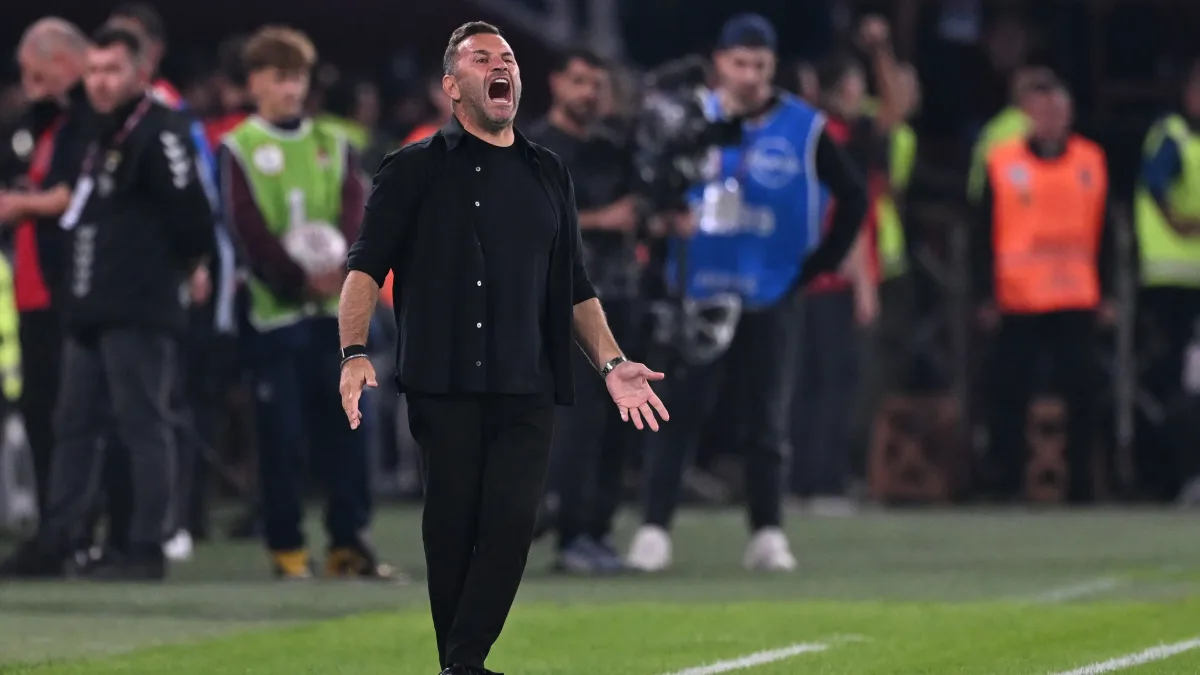 Dev maçta tansiyon yükseldi: Okan Buruk kırmızı kart gördü