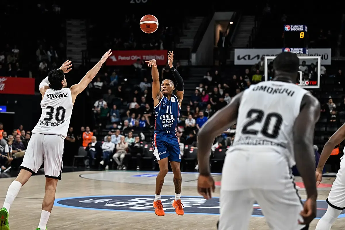 Süper Lig'de ilk hafta derbisini Anadolu Efes kazandı