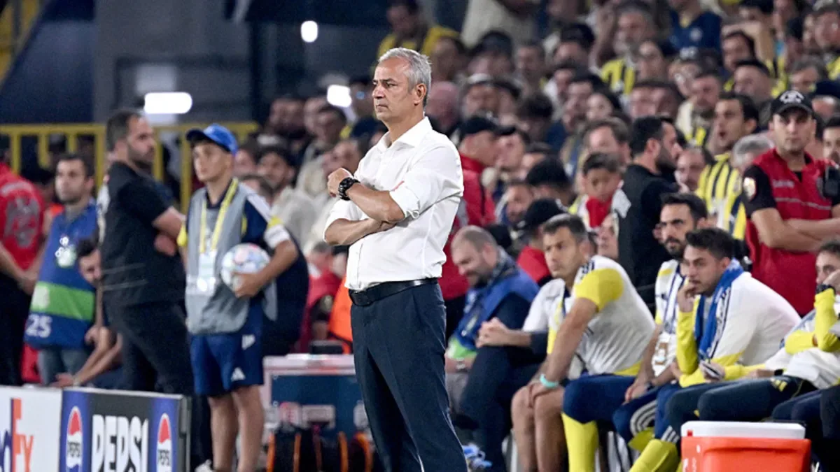 Fenerbahçe açıkladı: İsmail Kartal'a şişe atan şahıs seyirden men edildi