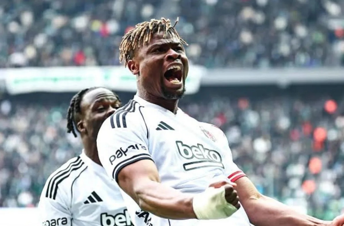 Agbadou'dan taraftara övgü