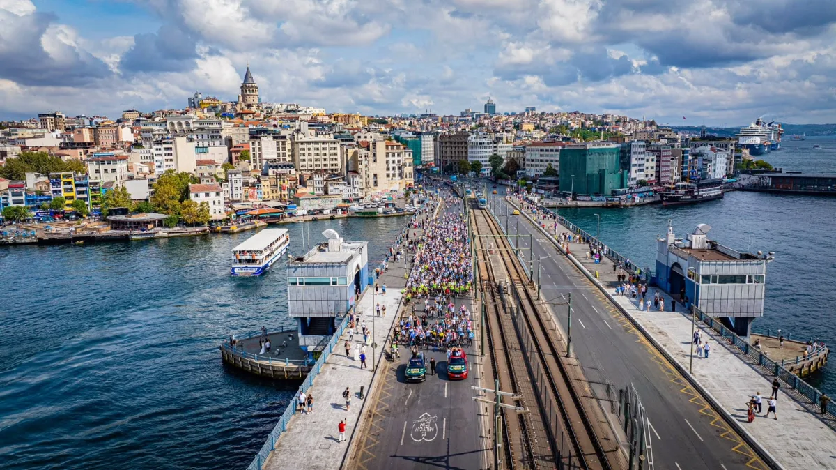 Binlerce sporcu İstanbul'da pedala bastı