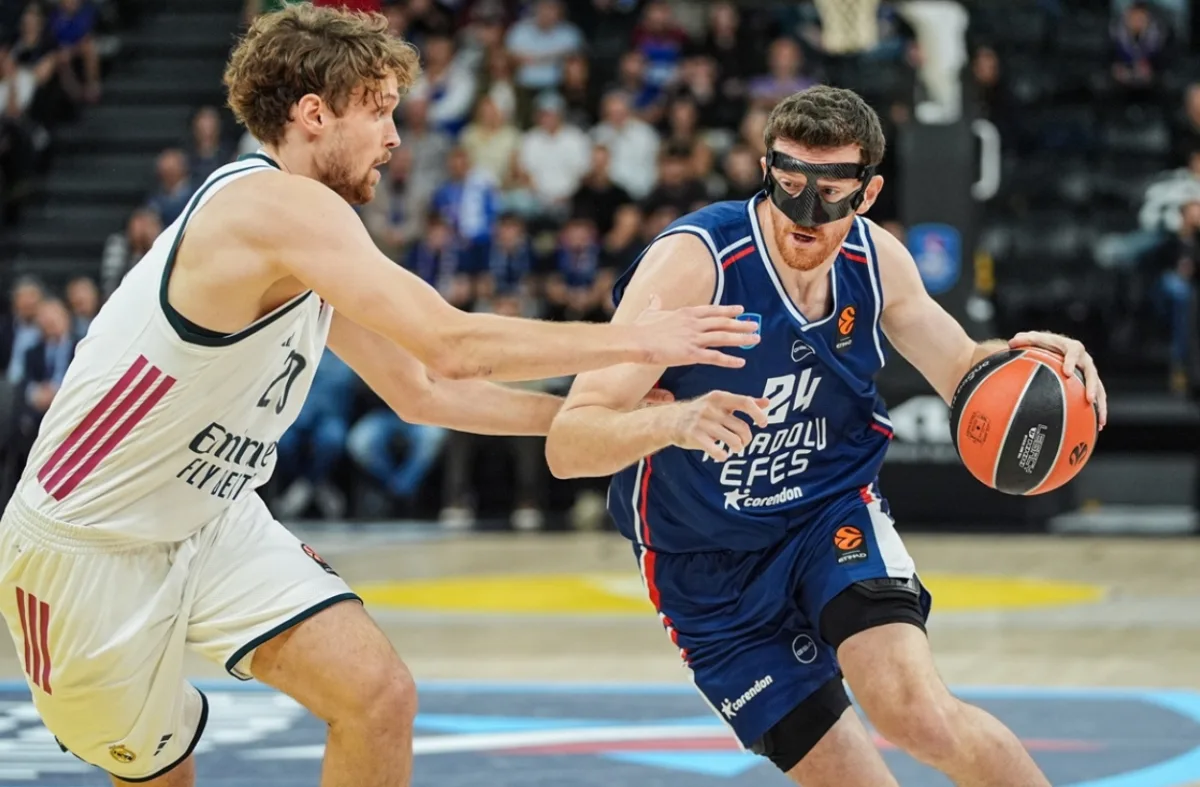 Anadolu Efes-Real Madrid: 94-84 (MAÇ SONUCU)