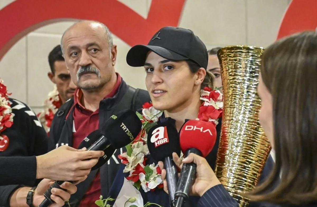 Avrupa'yı sallayan yumruklar yurda döndü