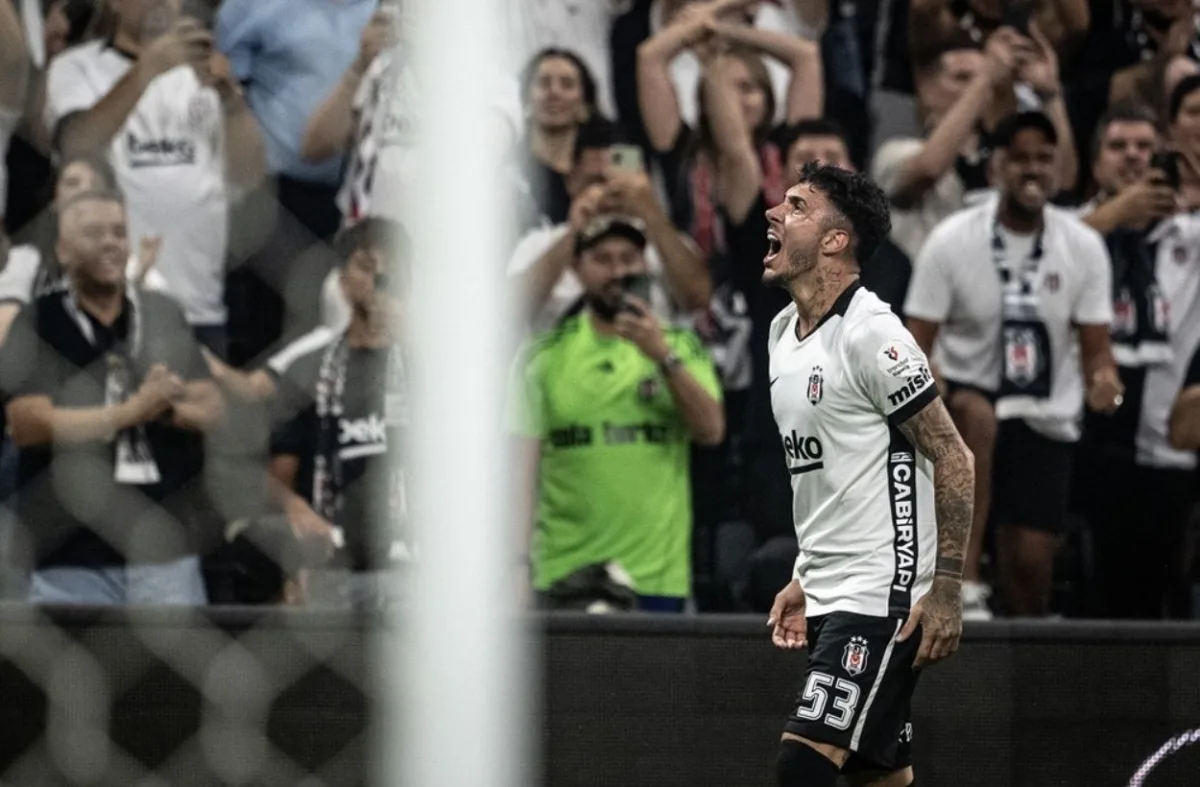 Emirhan Topçu şovlanıyor!