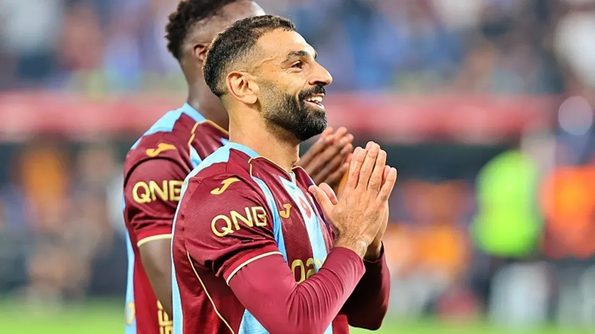 Trabzonspor'dan Galatasaray'a peş peşe göndermeler! İşte o paylaşımlar