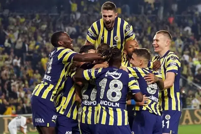 FENERBAHÇE BEŞİKTAŞ MAÇI MUHTEMEL 11! Fenerbahçe Beşiktaş maçı ne zaman, saat kaçta, hangi kanalda? Kerem Aktürkoğlu maça çıkacak mı? DERBİ ŞİFRESİZ CANLI İZLE