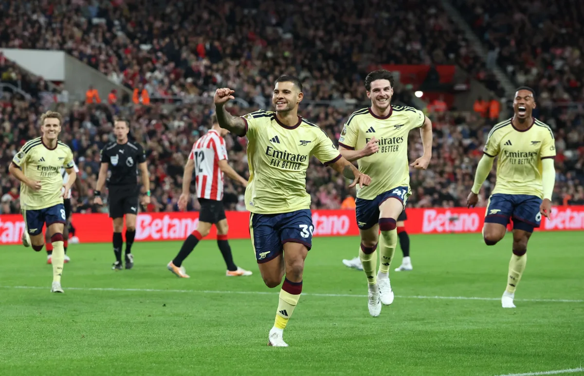 Arsenal, Premier Lig'de doludizgin gidiyor