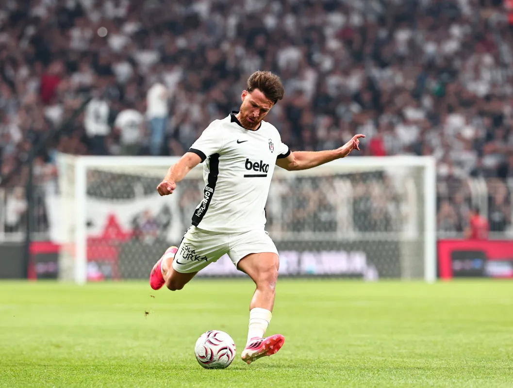 Beşiktaş'ın yıldızı Salih Özcan, Sözcü'ye konuştu: 'Şampiyon olacak kalitemiz var'
