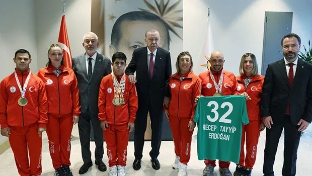 Cumhurbaşkanı Erdoğan, Türkiye Özel Sporcular Spor Federasyonu temsilcilerini kabul etti